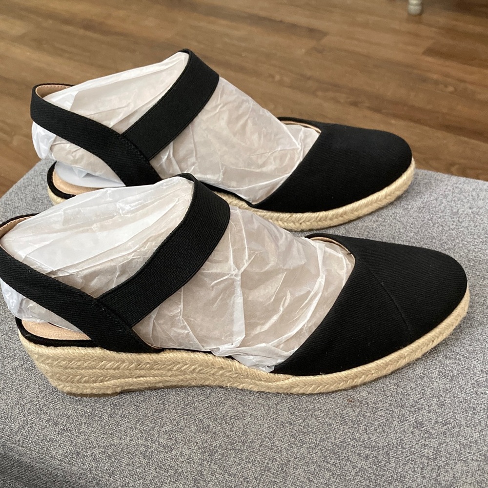 Life Stride Black Espadrille Wedges New in Box - Picture 5 of 10
